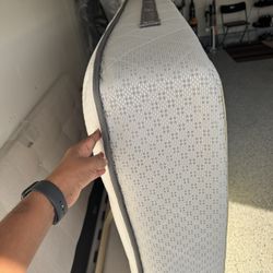 Full Bed And Seals  High End Mattress 