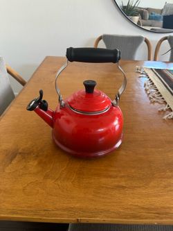 Le Creuset WhistlingTea Kettle