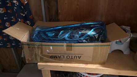 2019 Hyundai headlight driver side