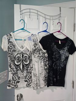For all 3 Zona Libre burnout sheer short-sleeve women’s top with a rhinestone embellishment decorative pattern