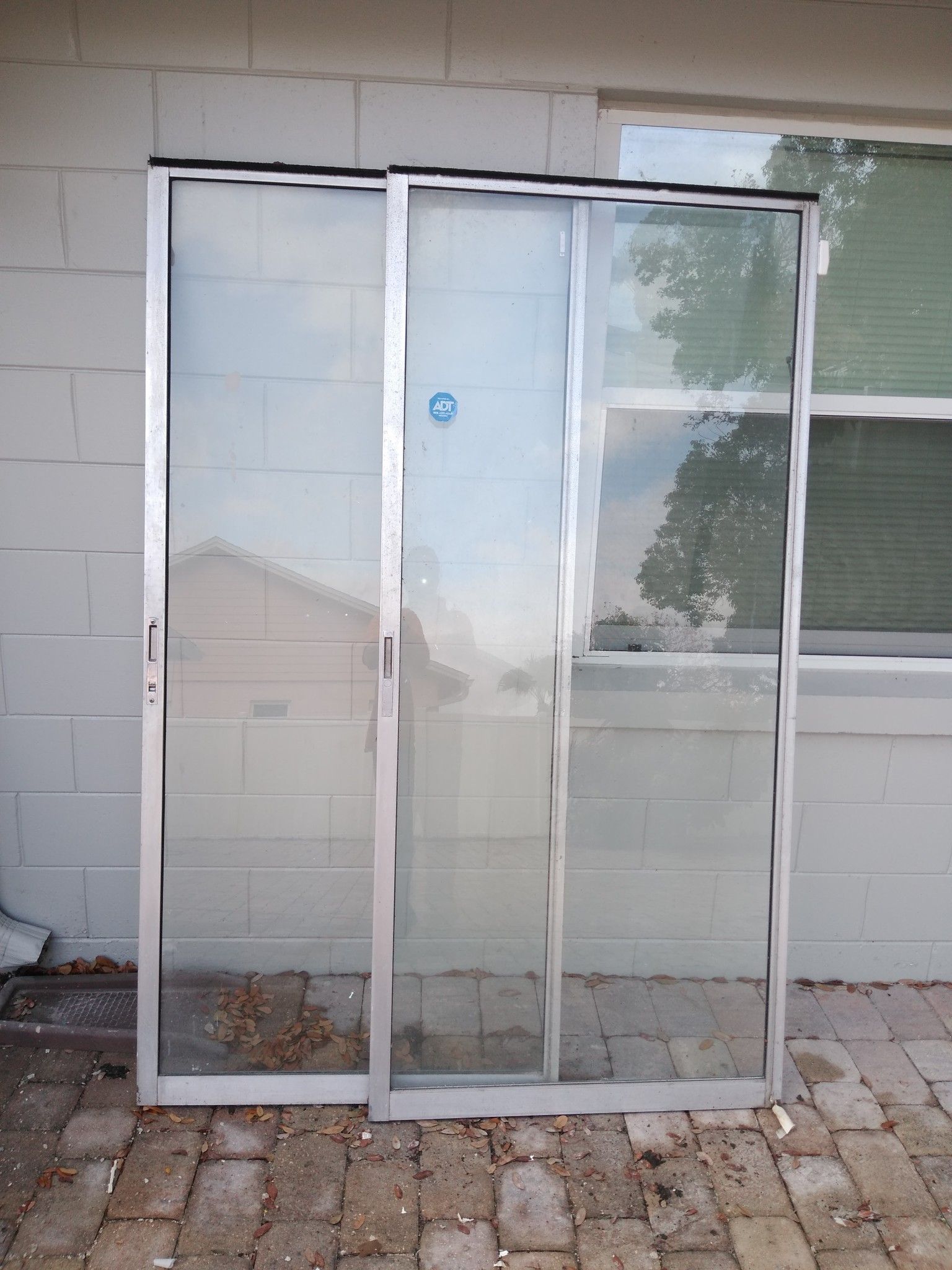 Sliding door and 2ceiling fan. FREE