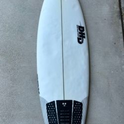 Surfboard DHD -  5'10 