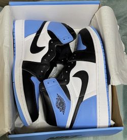 Air Jordan 1 retro “UNC Toe” size 12.5