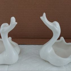 Hull Pottery White Swan Set Of 3