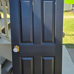 Door good condition.