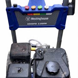 3200PS/ 2.5GPM Pressure Washer With Extras