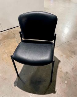 HON Pagoda 4070 Series Stacking Chair – Like New – $70 📦 Miami