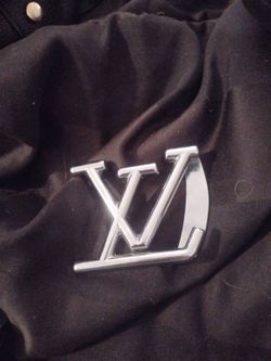 Loui  Vaton belt buckle b