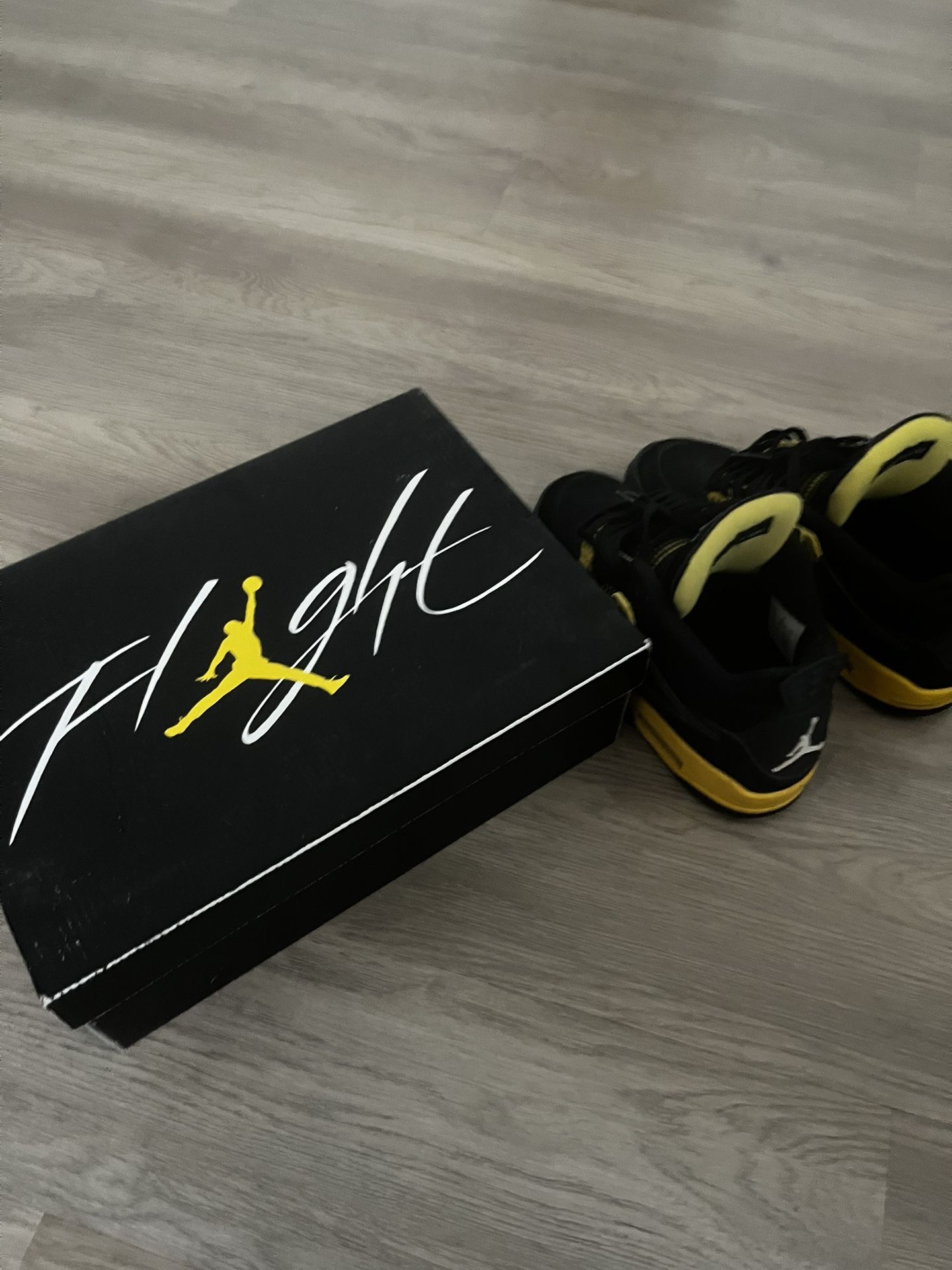 Nike Air Jordan 4 Retro Yellow Thunder