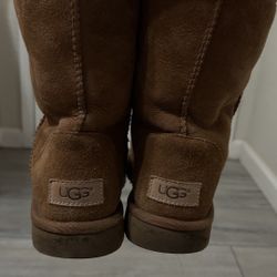 Size 7 Womens Uggs