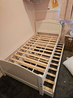 Twin bed with Trundle