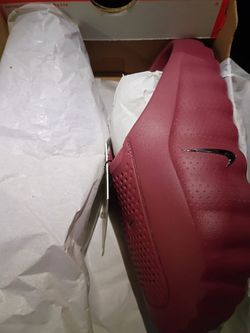 Red Nike mind sz 8 WOMEN