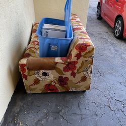 Small Couch w roll out mattress 