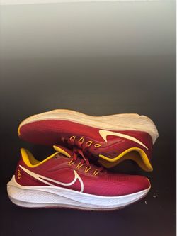 USC Nike running shoes