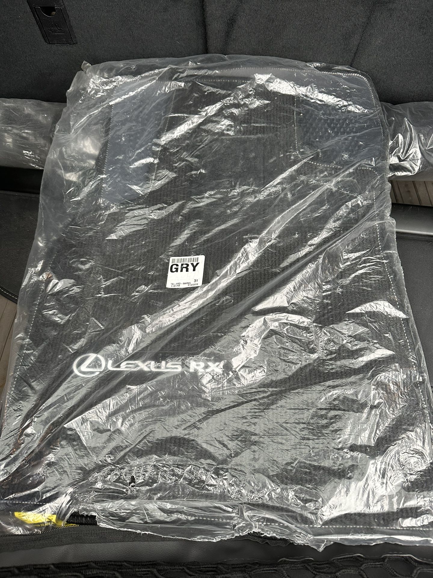 Lexus RX 350 OEM Floor Mat & Trunk Cover