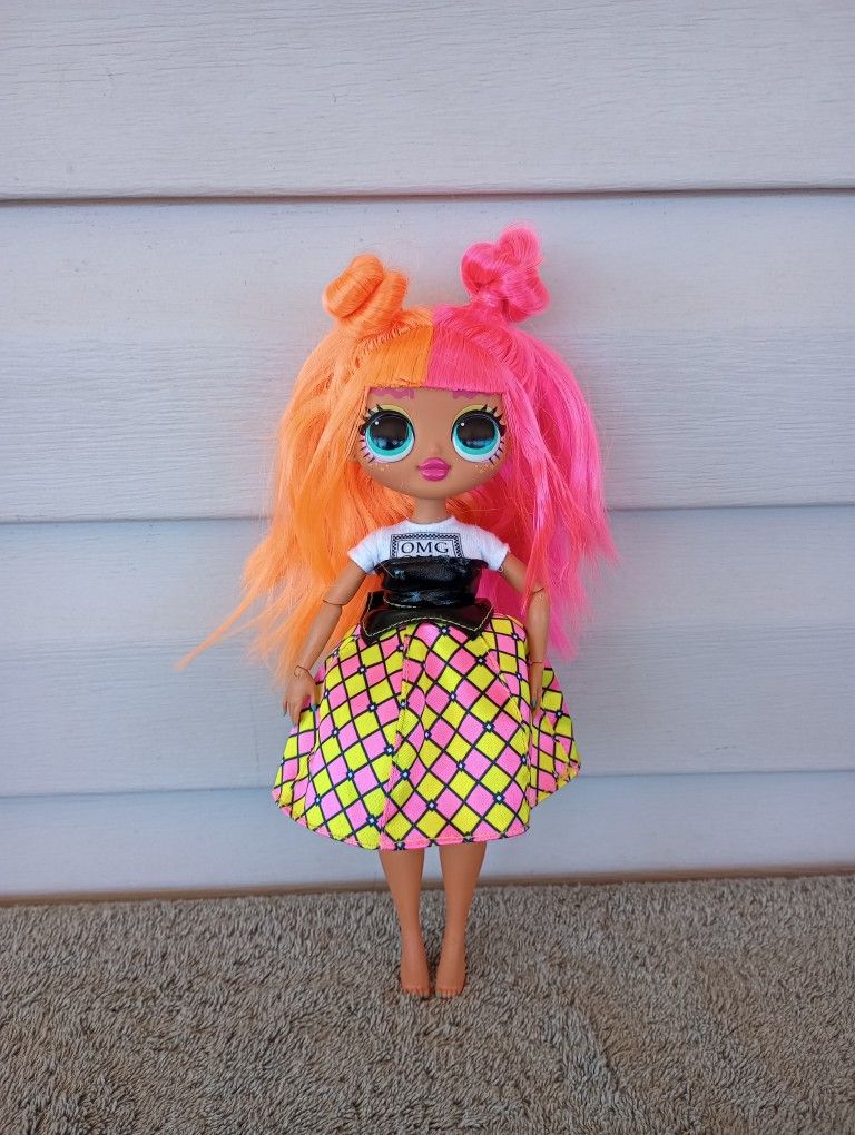 LOL Surprise OMG Neonlicious Fashion Doll