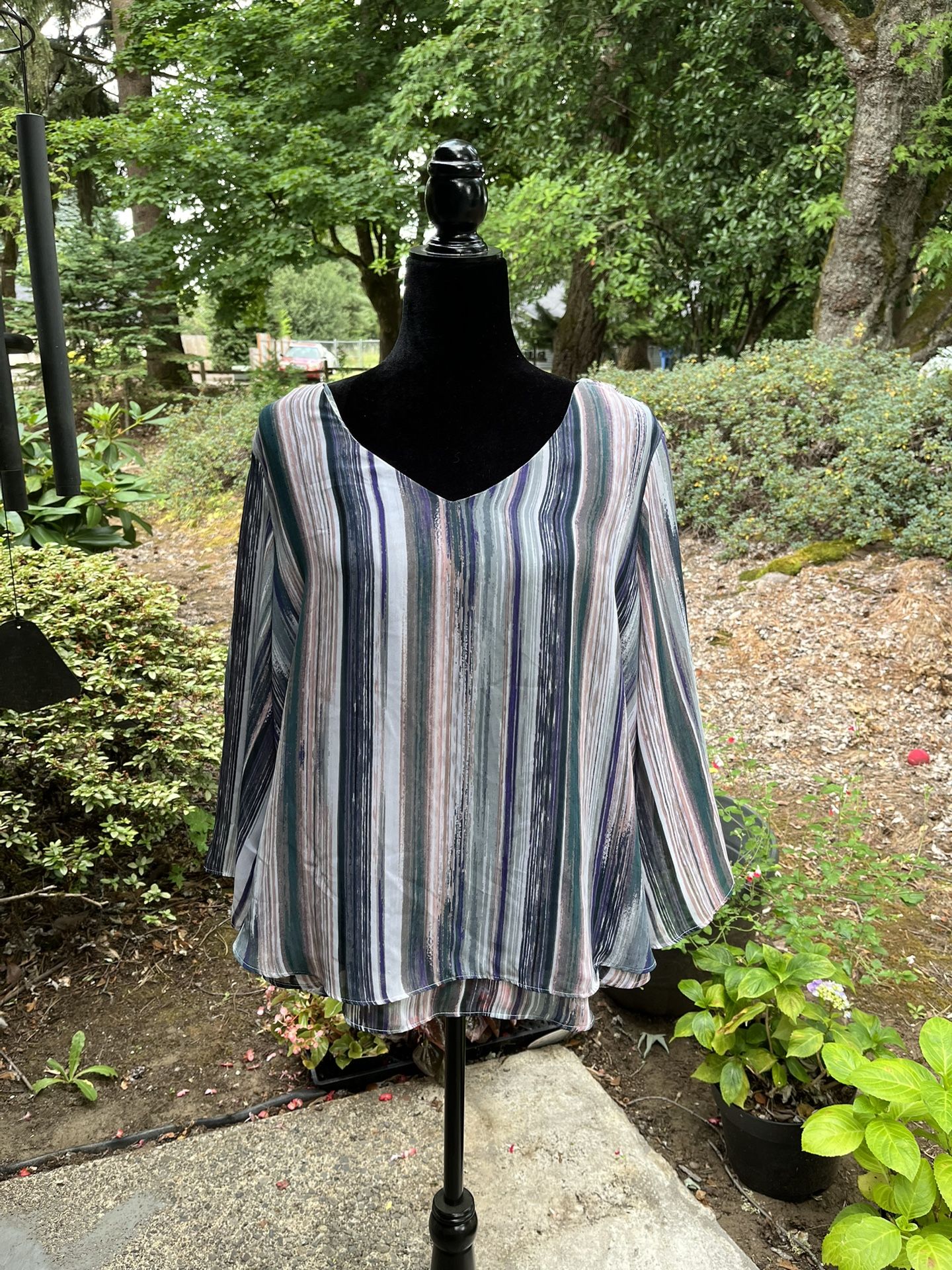 Jennifer Lopez brand flowy top (blue/purple/pink/cream stripes). Size XL.