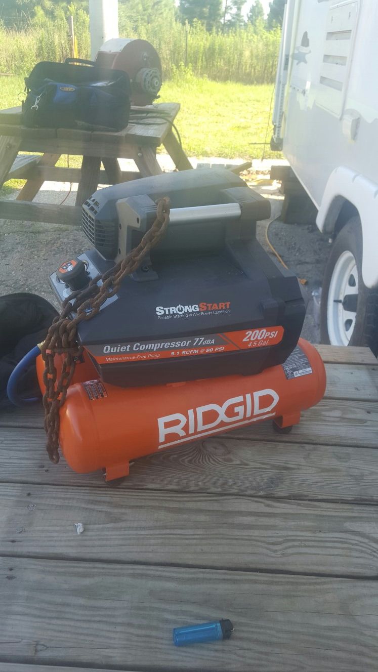 Brand new compressor with 50ft air hose 4.5 gallon duel tank