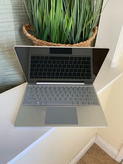 Microsoft Surface Laptop Go 3 Touch Screen 12th Gen i5 with 10 Cores