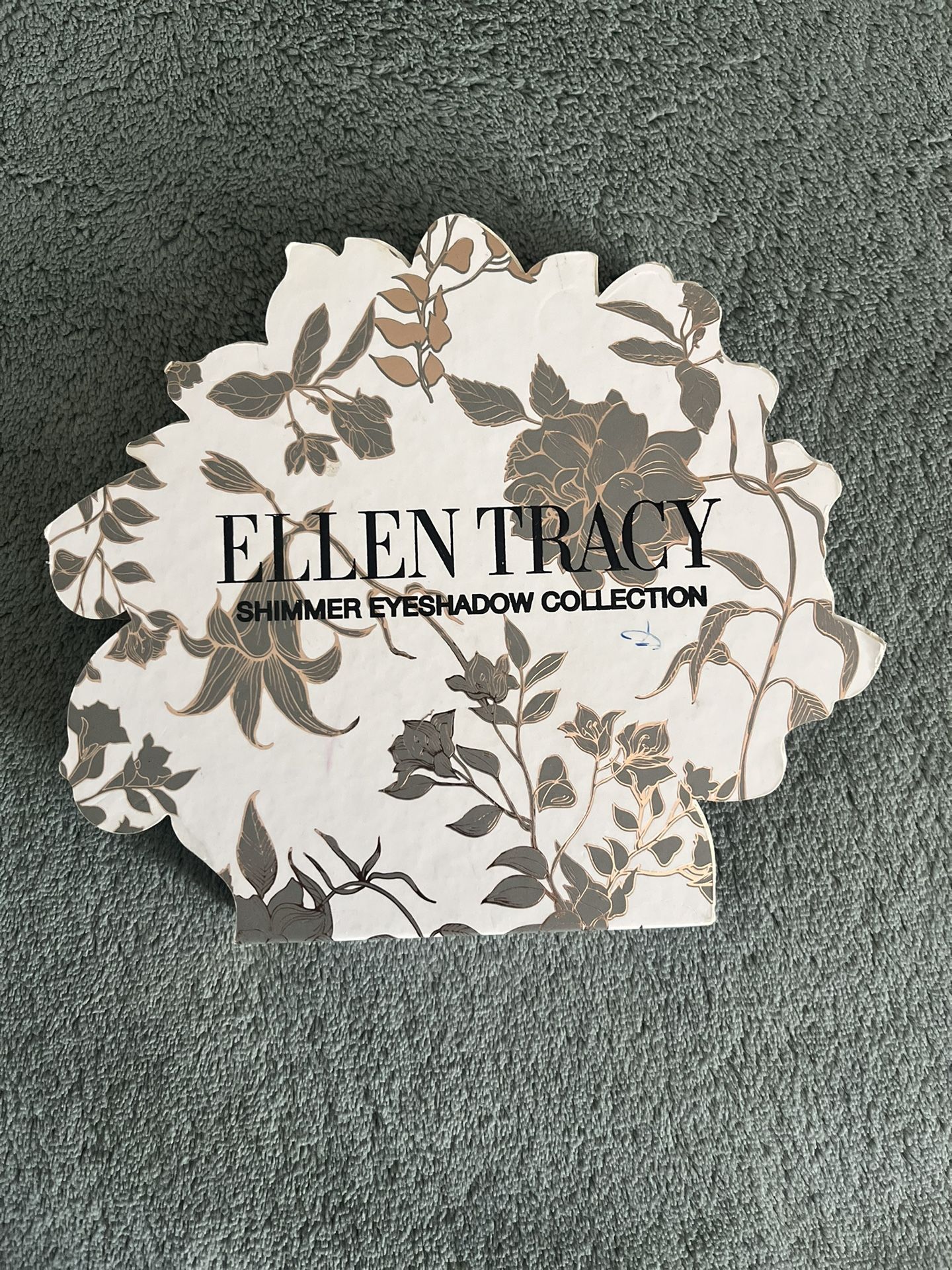 Ellen Tracy Eyeshadow Palette