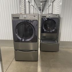 Kenmore Elite Washer And Dryer On Pedastool