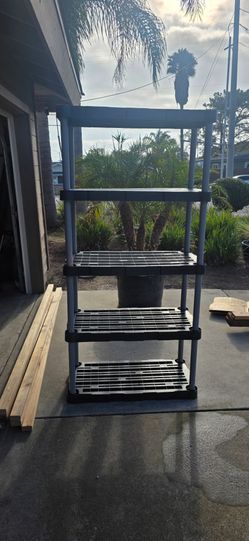 Rubbermaid plastic 5 shelves unit, 6 tall 3 feet wide