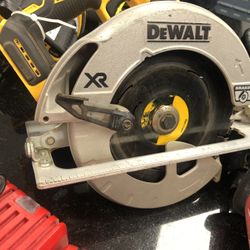 DEWALT XR CIRCULAR SAW 7  1/4