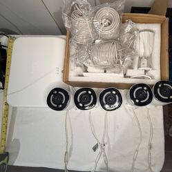 Preowned Lorex 8-Channel 2TB 4K Ultra HD Fusion NVR System, 6 Smart Deterrence IP Cameras