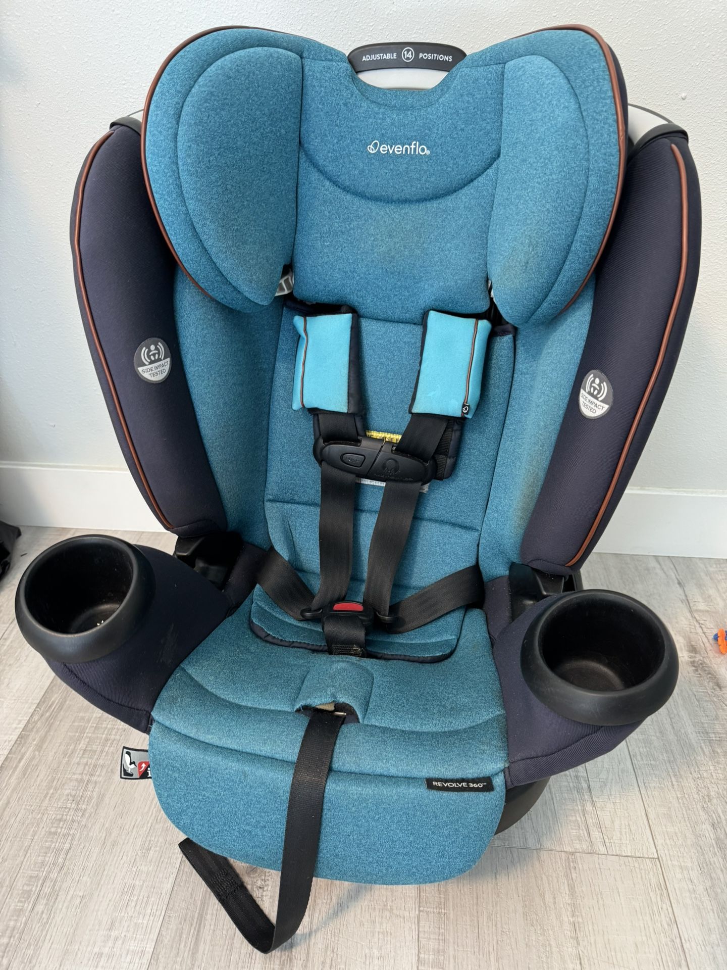 Evenflo Gold Revolve360 Rotating Car Seat