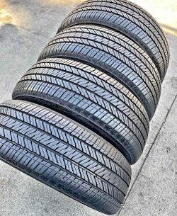 225/65R17 Bridgestone,👉🚘brand tires set de llantas  en perfectas condiciones  80% vide !!!! FREE INSTALLATION!!