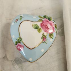 heart trinket box