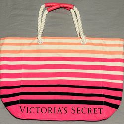 Victoria Secret Duffle Bag $18