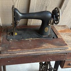 Singer  Sewing Machine