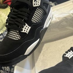 jordan 4 white thunder size 11