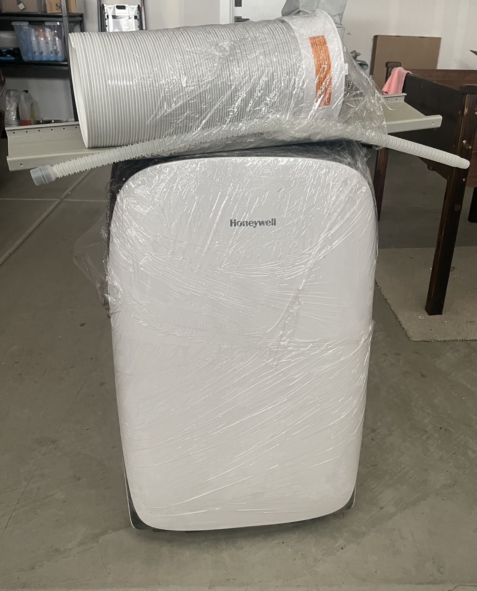 Honeywell HL Series Portable AC with Dehumidifier and Remote Control for a Room up to 450 Sq. Ft.