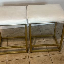 Good And White Bar Stools