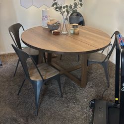 Kitchen table 