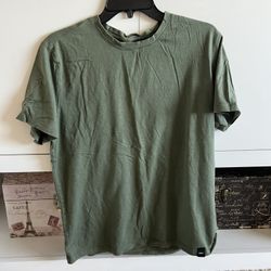 Man’s DKNY Green T-Shirt – Size M