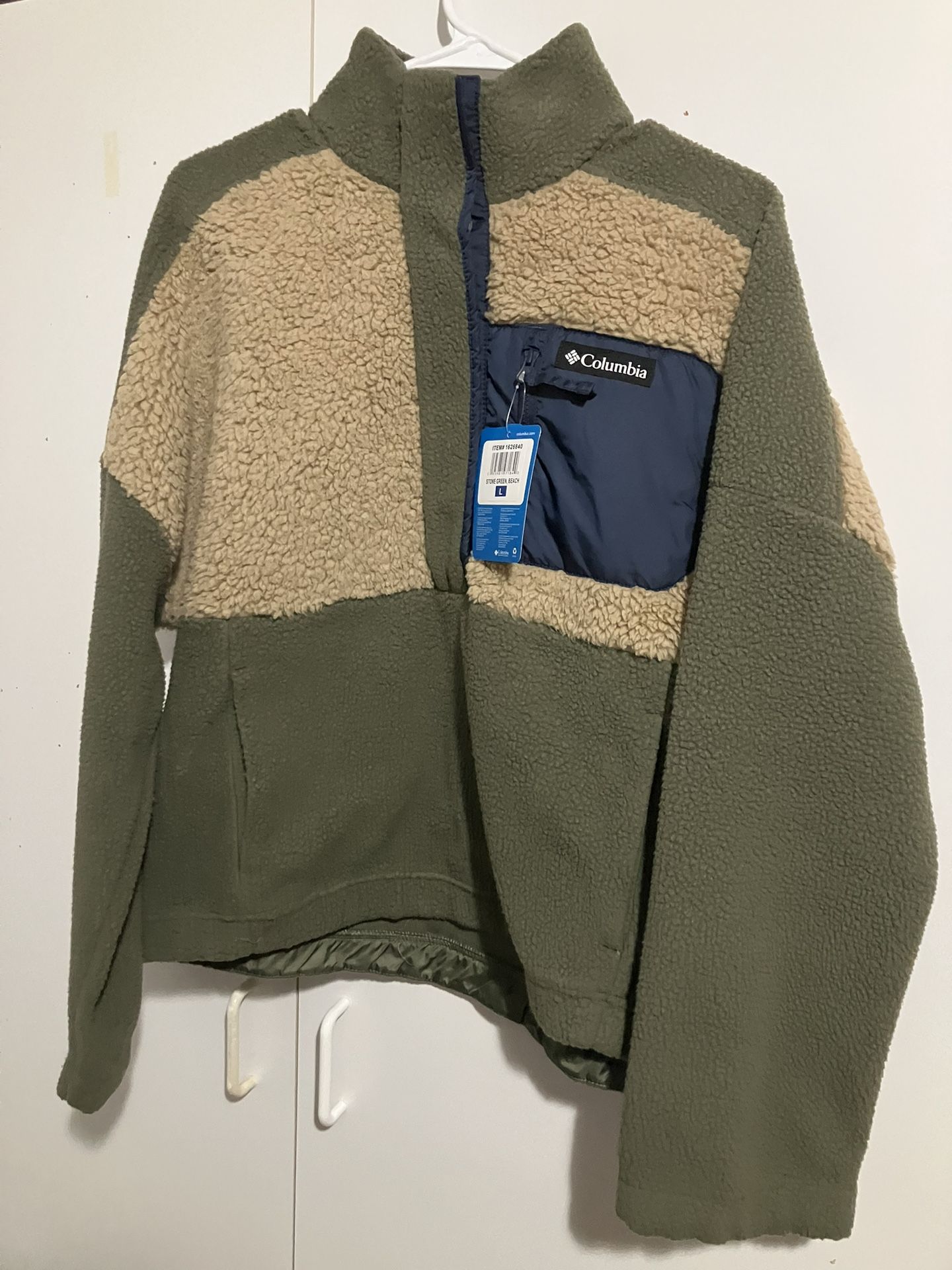 Columbia Ladies Jacket Color Green Large Size $35