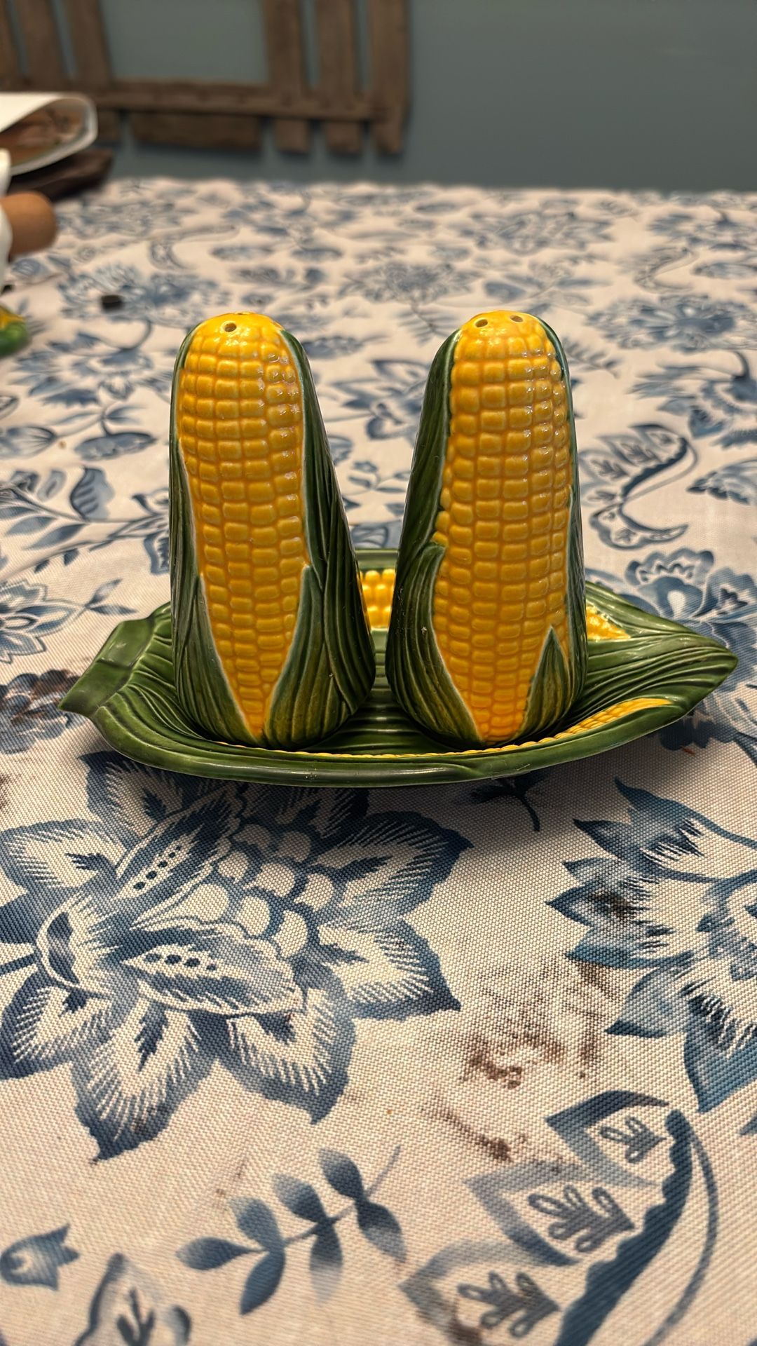 Corn Cob With Plate Salt Pepper Shakers