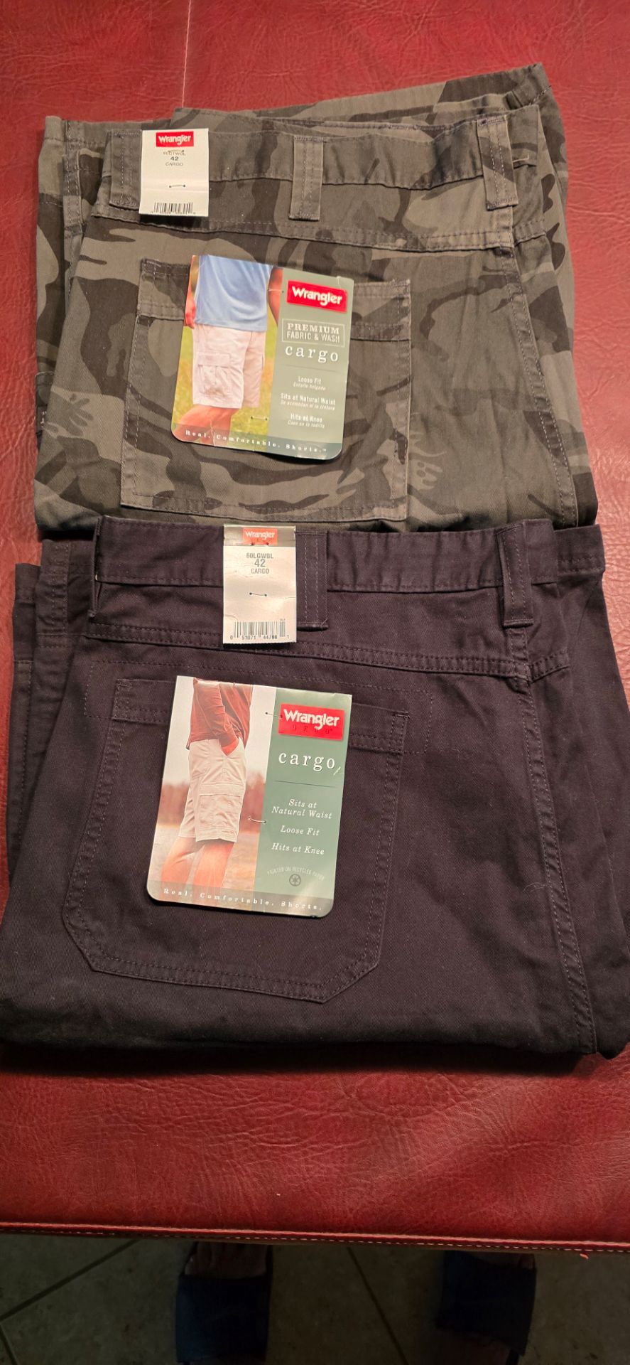 Mens Wrangler cargo shorts,new size 42!!