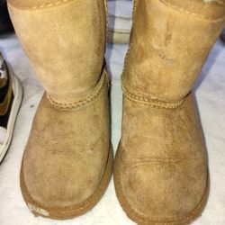 Kids UGGs Size 8