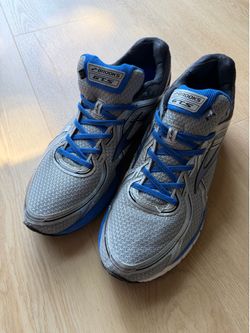 Brooks Adrenaline GTS 16 running shoes in the Silver/Electric Blue colorway