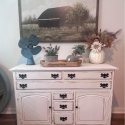 Farmstyle White Distressed Buffet/ Credenza 