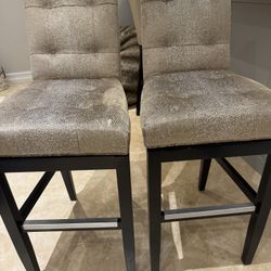 Custom Swivel Bar  Stools 