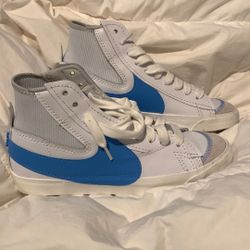 Men’s Size 11.5 Nike Blazer MID  ‘77 Jumbo UNC 