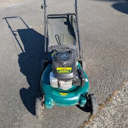 Yard-Man Honda Lawnmower With Bagger Lawn Mower 