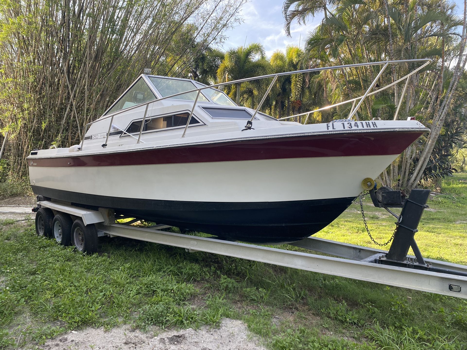 1989 Wellcraft 250 25’ sportsman Fishing Boat and Aluminum Trailer 