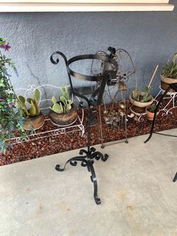 Metal plant 🪴 stand