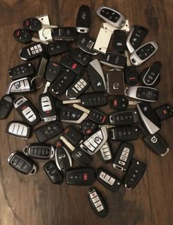 Kia key fob Toyota key fob Hyundai key fob Mini Cooper key fob Nissan key fob Bentley key fob Ford key fob Chevrolet key fob Bmw key fob